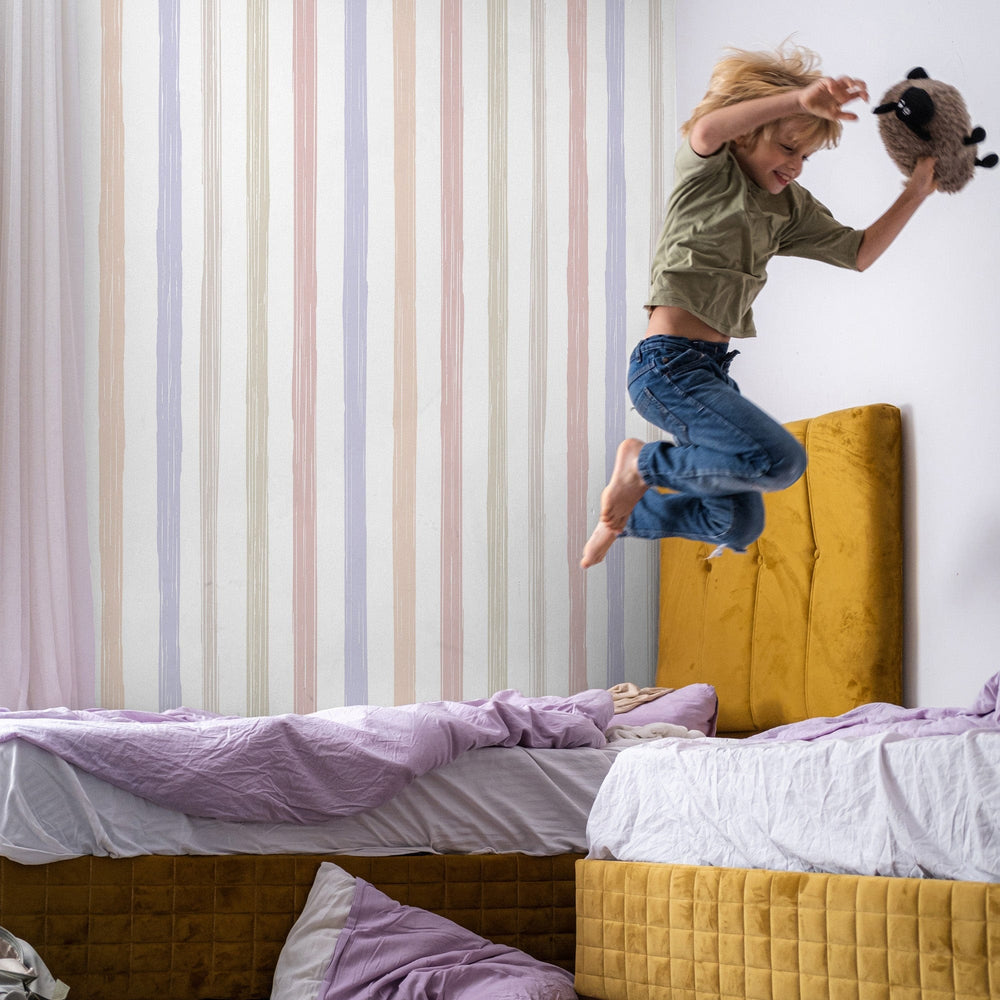 RB418 Behang Delicate Stripes Multi Perzik - wallpaper, papier peint, behang, tapete