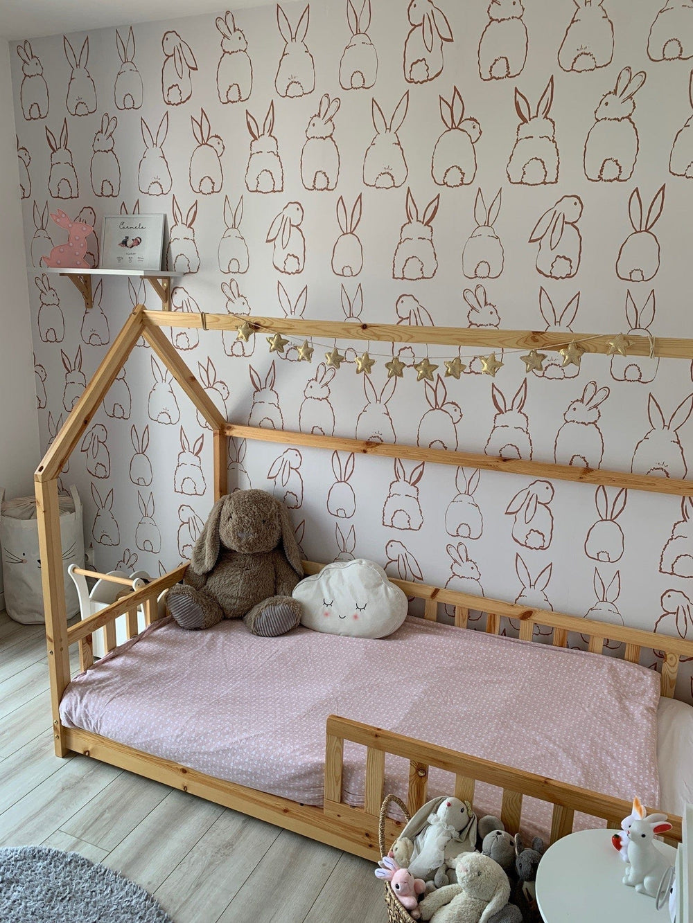 RB304 Behang Bunnies roze – Roomblush –  Roomblush Bunnies wallpaper, papier peint, behang, tapete
